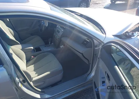 2007 Toyota Camry Le z USA, uszkodzony, nr VIN 4T1BE46K37U140150